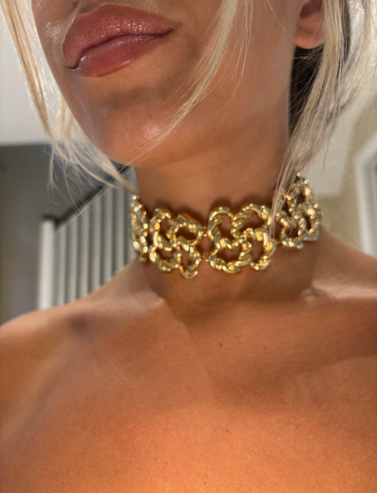 Chunky choker necklace